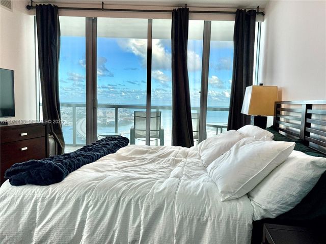 888 Biscayne Blvd 3208, Miami, FL 33132