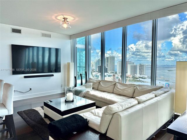 888 Biscayne Blvd 3208, Miami, FL 33132