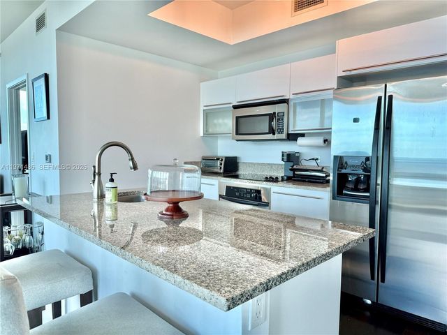 888 Biscayne Blvd 3208, Miami, FL 33132