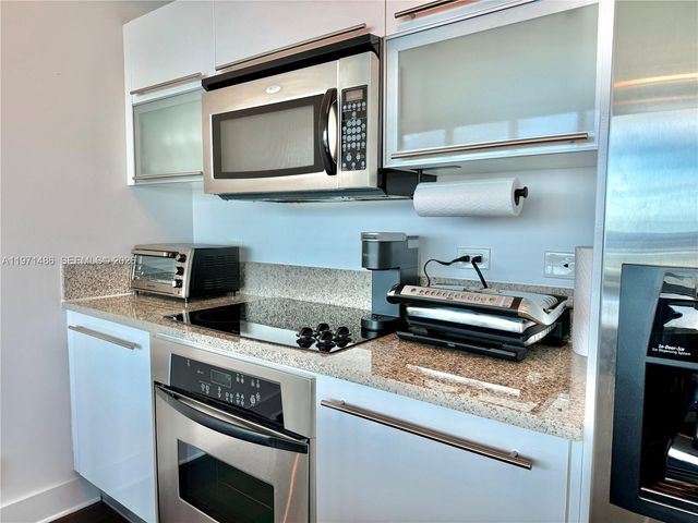 888 Biscayne Blvd 3208, Miami, FL 33132