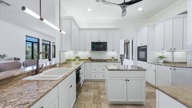 5935 RIVER FOREST CIRCLE, Bradenton, FL 34203