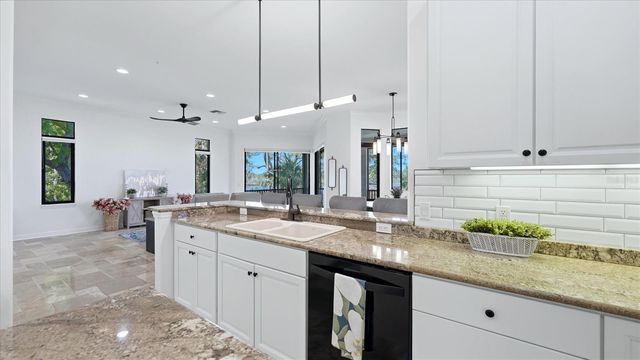 5935 RIVER FOREST CIRCLE, Bradenton, FL 34203