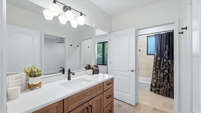 5935 RIVER FOREST CIRCLE, Bradenton, FL 34203