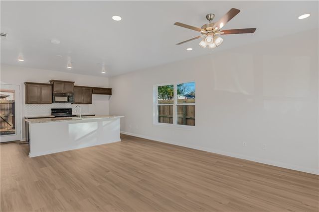 601 West 24th Street 113, Bryan, TX 77803