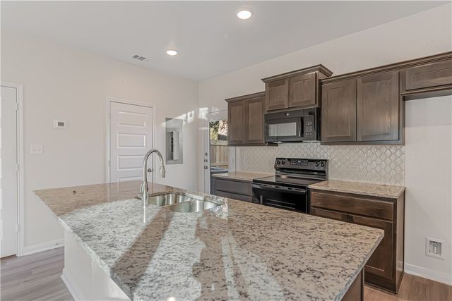 601 West 24th Street 113, Bryan, TX 77803