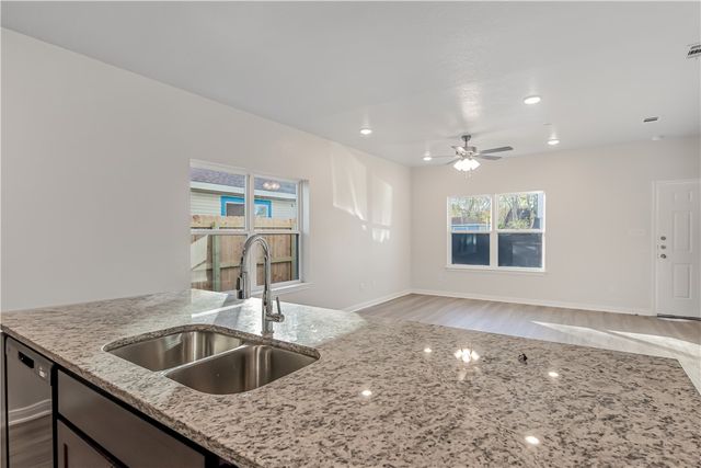 601 West 24th Street 113, Bryan, TX 77803