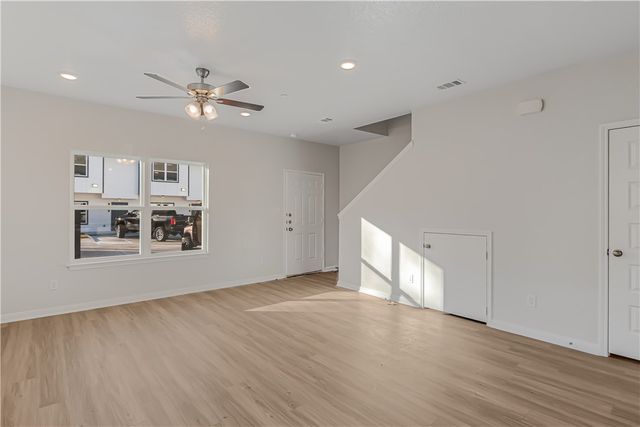 601 West 24th Street 113, Bryan, TX 77803