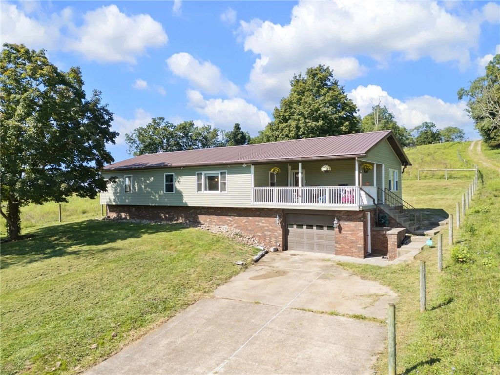 189 Lake Lynn Rd, Springhill Twp, PA 15451