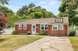 1632 N Thompson Drive, Bay Shore, NY 11706
