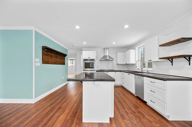 130 Center Road, Hardwick, VT 05843