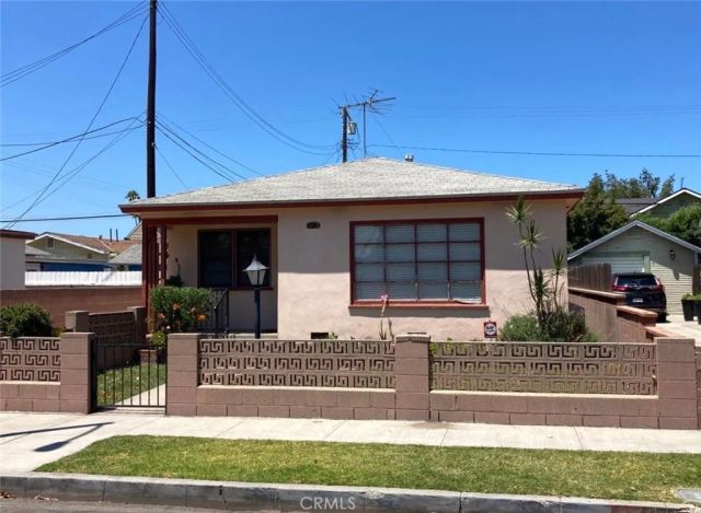5821 John Avenue, Long Beach, CA 90805