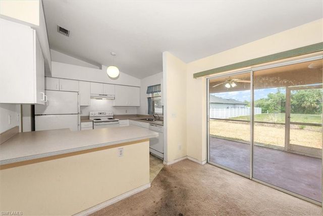 6211 Castlewood CIR, Fort Myers, FL 33905