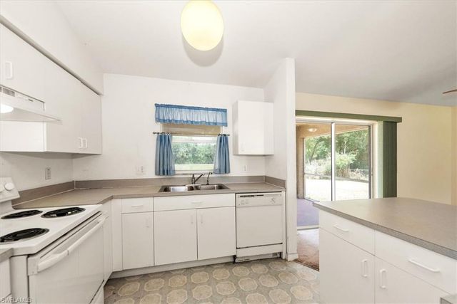6211 Castlewood CIR, Fort Myers, FL 33905