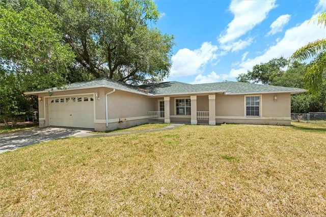 6211 Castlewood CIR, Fort Myers, FL 33905