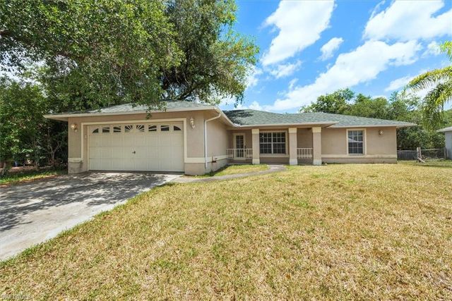 6211 Castlewood CIR, Fort Myers, FL 33905