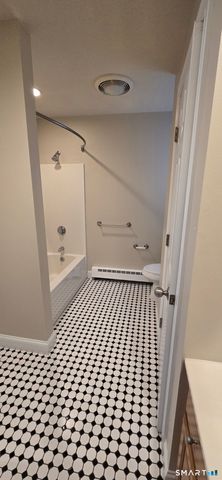 154 Washington Street 11, Norwich, CT 06360