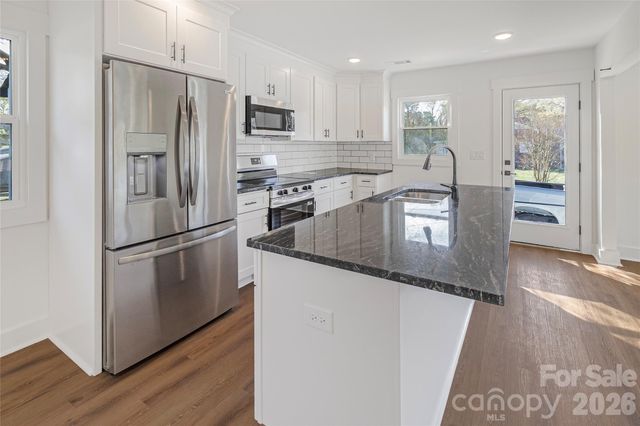 4629 Hidden Valley Road, Charlotte, NC 28213