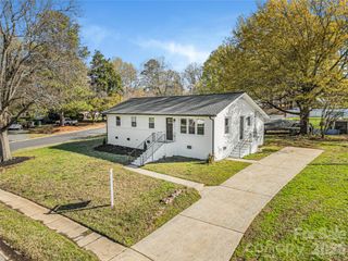 4629 Hidden Valley Road, Charlotte, NC 28213