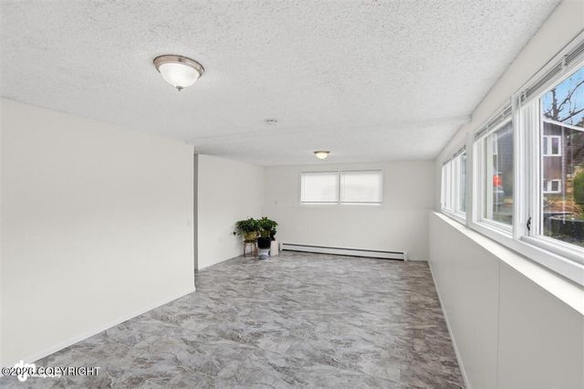 7643 E 20th Avenue, Anchorage, AK 99504