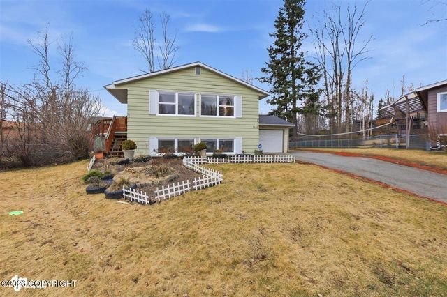 7643 E 20th Avenue, Anchorage, AK 99504