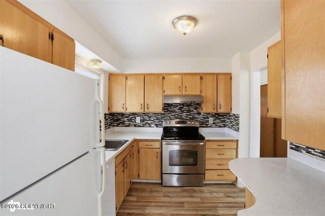 7643 E 20th Avenue, Anchorage, AK 99504