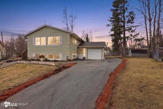 7643 E 20th Avenue, Anchorage, AK 99504
