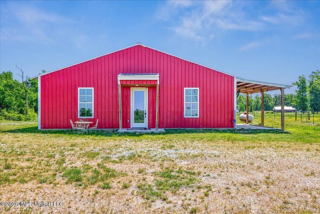 454 Laws Hill Road, Holly Springs, MS 38635 — exterior