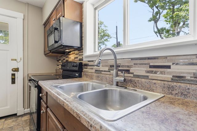 3044 Iowa Street, Oakland, PA 15219