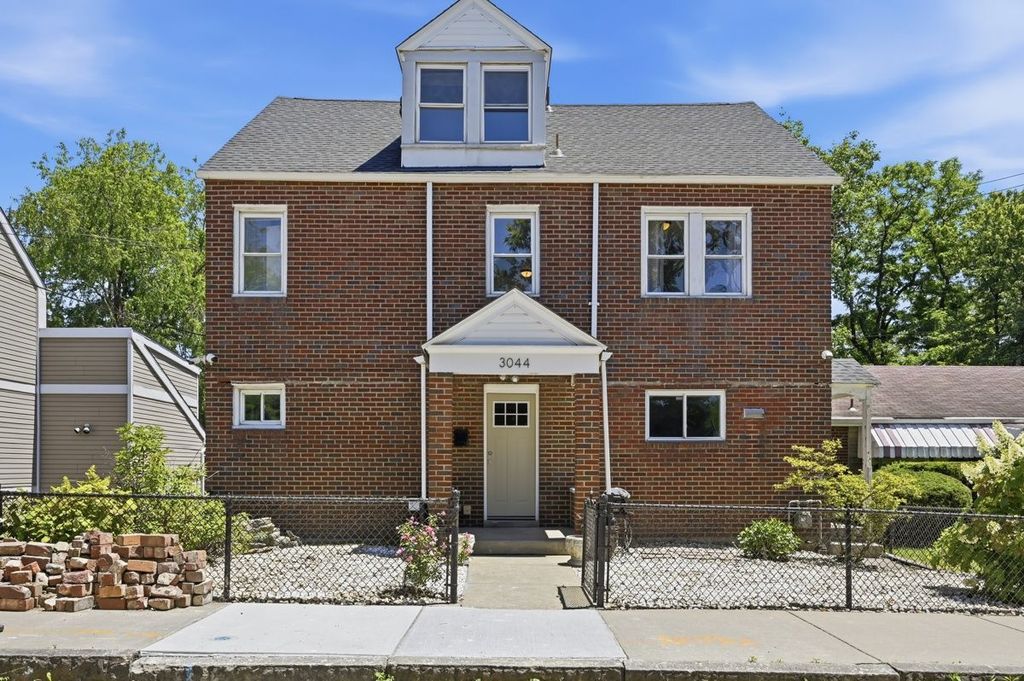 3044 Iowa Street, Oakland, PA 15219