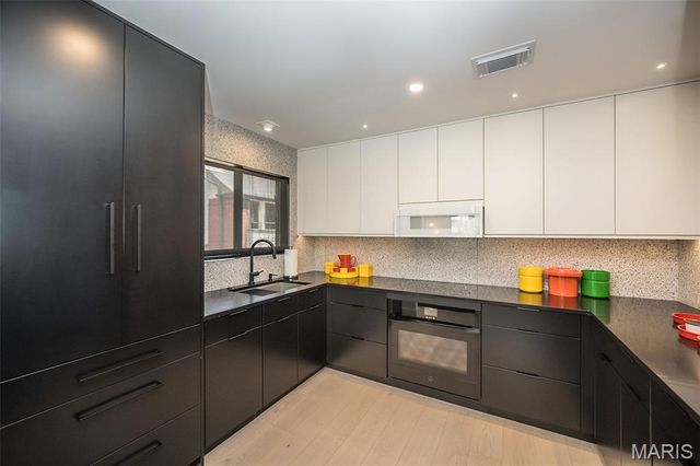5567 Waterman Boulevard B, St Louis, MO 63112