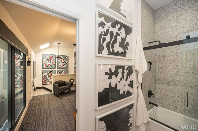 5567 Waterman Boulevard B, St Louis, MO 63112