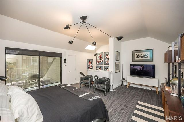 5567 Waterman Boulevard B, St Louis, MO 63112