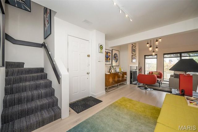 5567 Waterman Boulevard B, St Louis, MO 63112