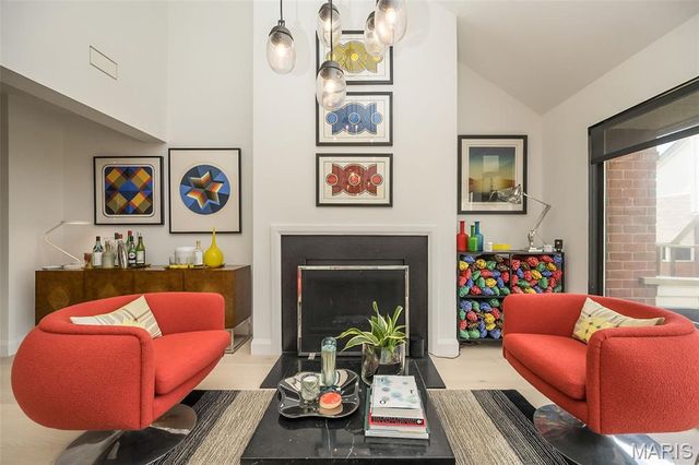 5567 Waterman Boulevard B, St Louis, MO 63112