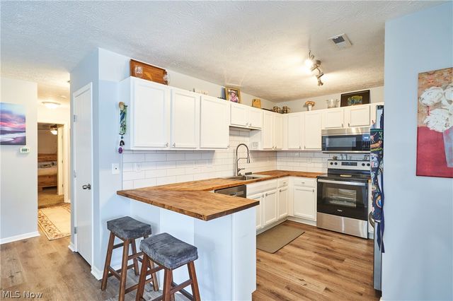 329 Spruce Street, Barberton, OH 44203