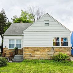 5571 Oakwood Avenue, Maple Heights, OH 44137