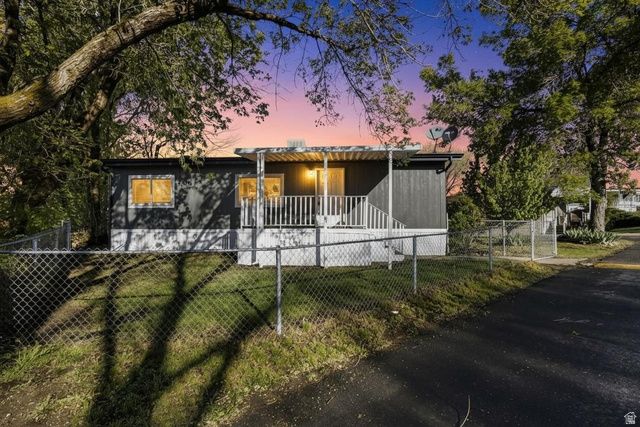 96 BARRINGTON WAY, Layton, UT 84041