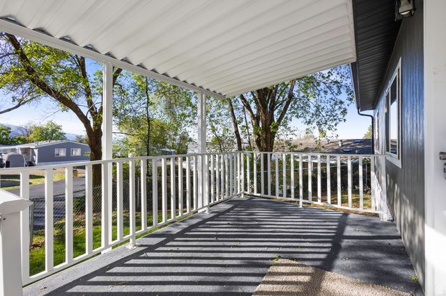 96 BARRINGTON WAY, Layton, UT 84041