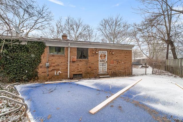 15211 Joan Street, Oak Park, MI 48237