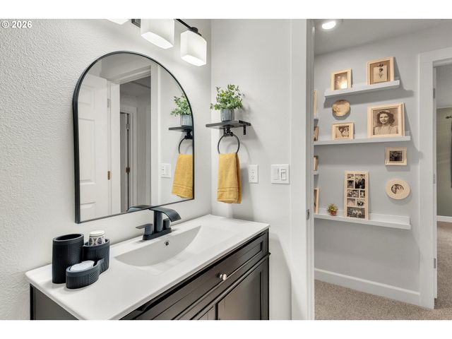 16431 Nw CHARLAIS St, Beaverton, OR 97006