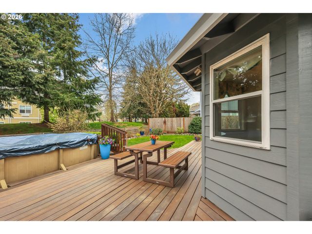 16431 Nw CHARLAIS St, Beaverton, OR 97006