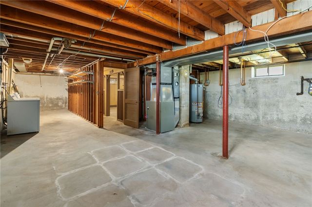 21 Ashley Street, Cranston, RI 02920