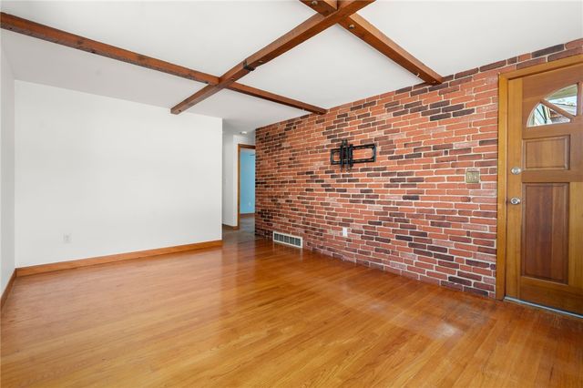 21 Ashley Street, Cranston, RI 02920