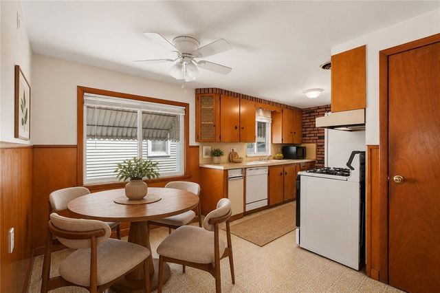 21 Ashley Street, Cranston, RI 02920