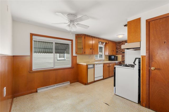 21 Ashley Street, Cranston, RI 02920
