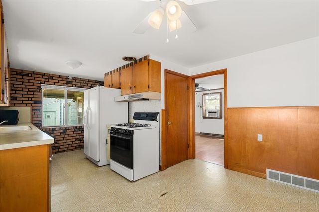 21 Ashley Street, Cranston, RI 02920