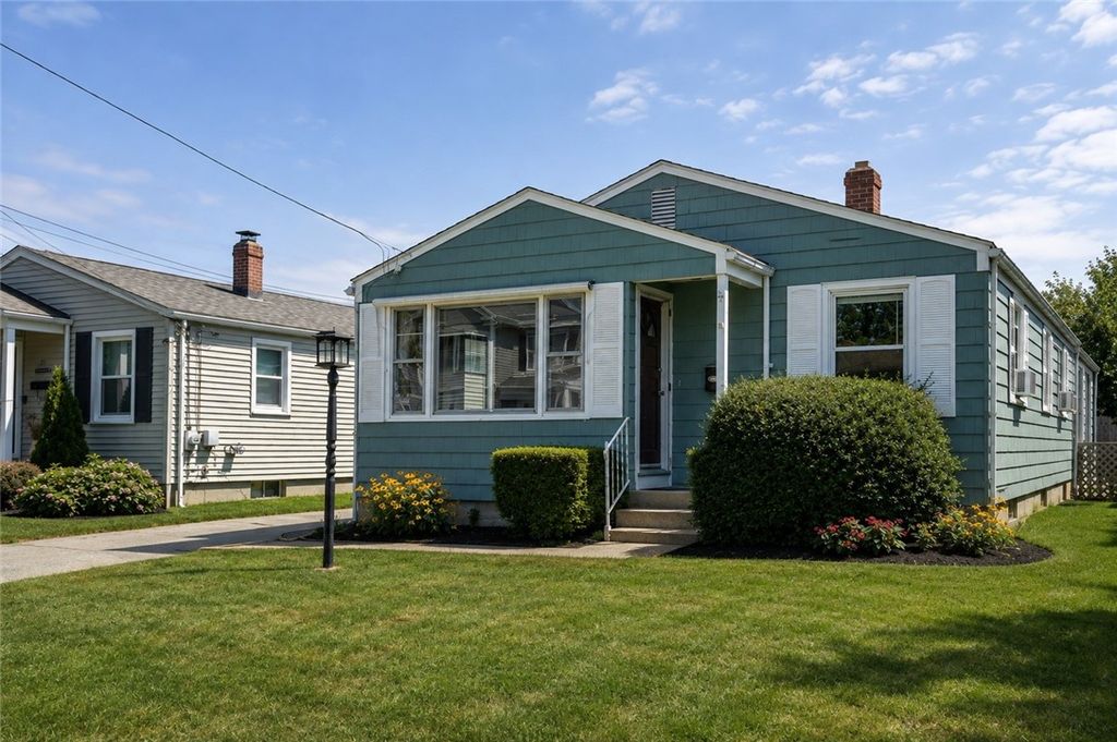 21 Ashley Street, Cranston, RI 02920