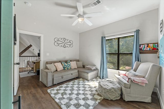 6075 Highline Drive, Montgomery, TX 77316