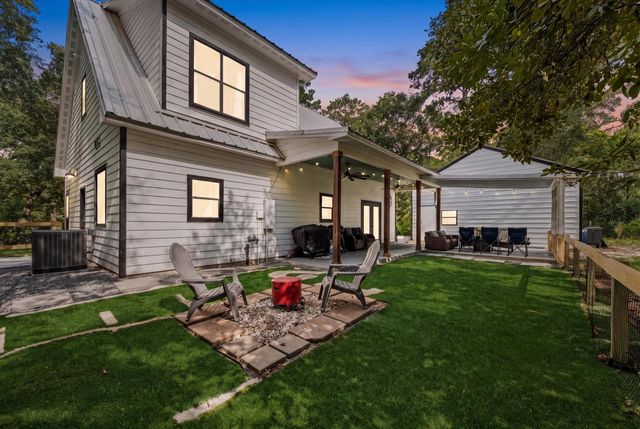 6075 Highline Drive, Montgomery, TX 77316