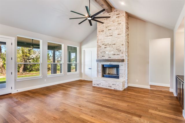 555 Aermotor Loop, Weatherford, TX 76085
